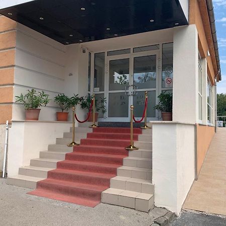 Only 15 Minutes To City Center, Free Secure Parking Budapesta Exterior foto